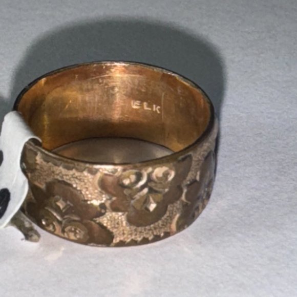 14 Kt Gp Wide Band Floral Ring, Size 6 1/2 - Picture 13 of 13